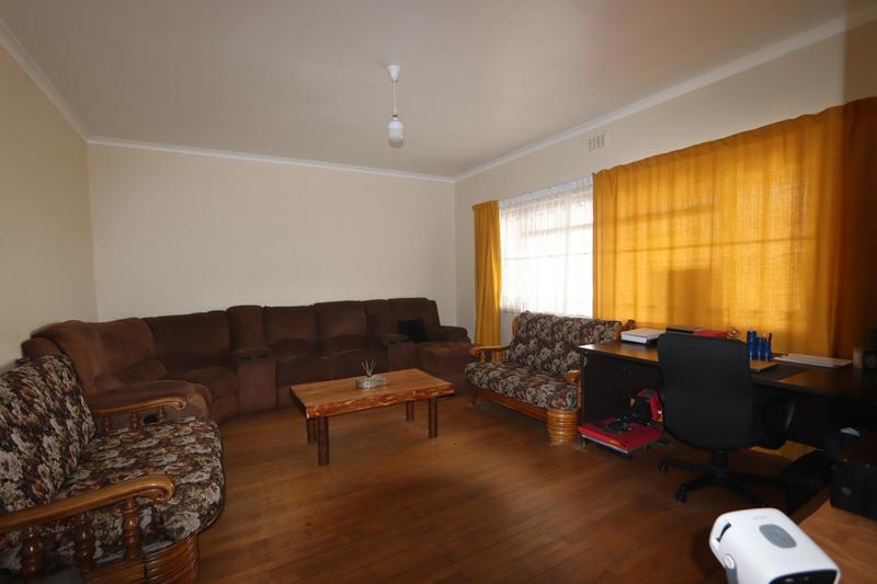To Let 4 Bedroom Property for Rent in Gatesville Western Cape